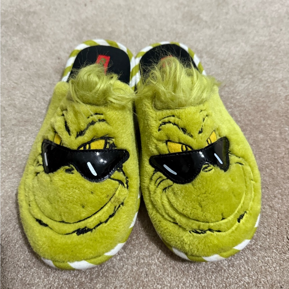Grinch Fuzzy Slippers - Green